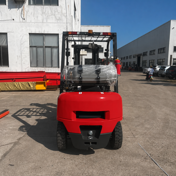 OF-L25 rear view with LPG tank and lighting